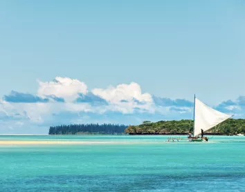 Pirogue Ile des pins Turquoise Plage